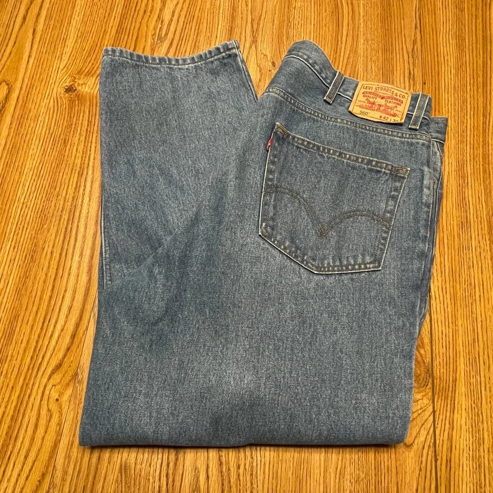 Levi's Men's 560 Medium Wash Denim Jeans 42 x 30 S895-916